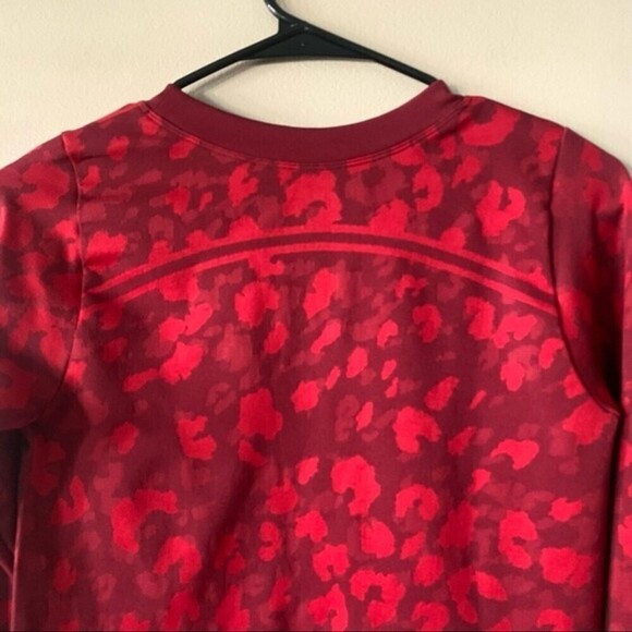 NWT Red Camo Print Long Sleeve Athletic Zella top Size Small - Picture 6 of 9